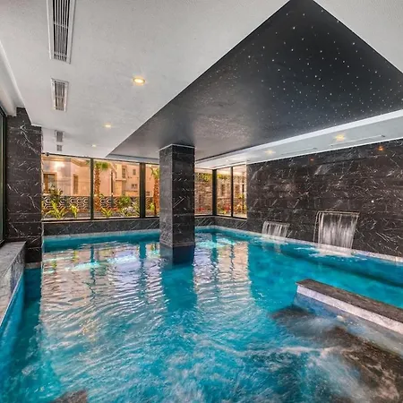 דירה 'ultra Luxury In The Heart Of The אלאניה